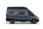 Camper van Carado blu in vista laterale con tendalino, porta scorrevole e finestrini oscurati