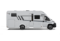 Motorhome Carado bianco, vista laterale, scontornato, con porta d'ingresso, finestre e garage posteriore